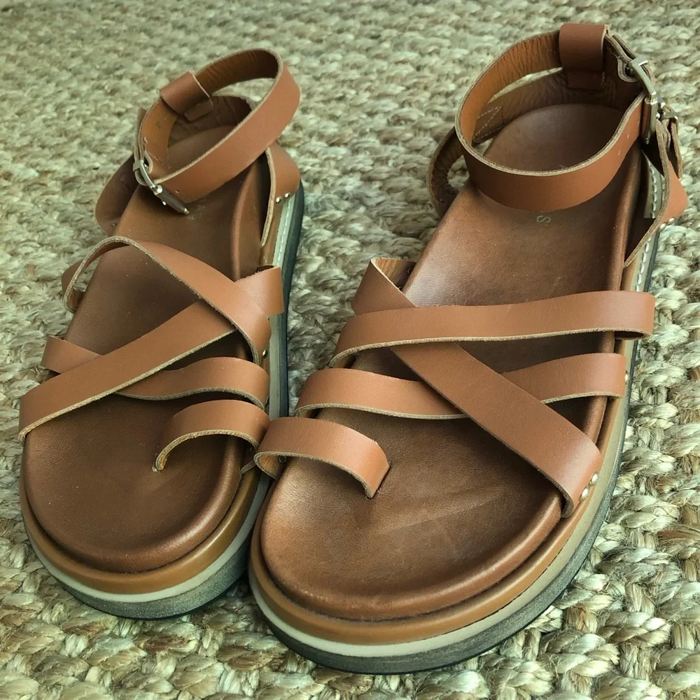 New: Alohas Buckle Up Leather Sandal in Tan. Size 41 - Picture 9 of 16